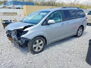 Toyota Sienna 3.5L 6 2011