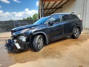 Toyota Highlander 2.4L 4 2023