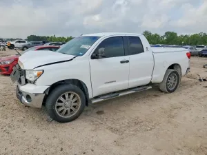 Toyota Tundra 4.6L 8 2012