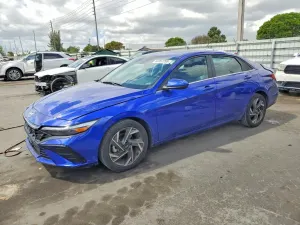 Hyundai Elantra 2.0L 4 2025