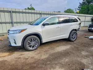Toyota Highlander 3.5L 6 2018