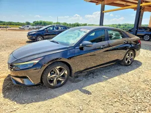 Hyundai Elantra 2.0L 4 2023