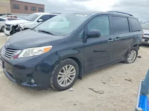 Toyota Sienna 3.5L 6 2015