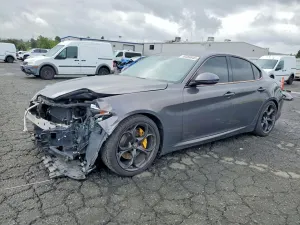 Alfa Romeo Giulia 2.0L 4 2017