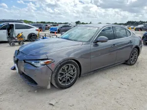 Alfa Romeo Giulia 2.0L 4 2018