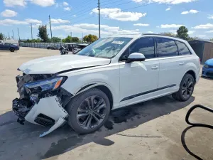 Audi Q7 3.0L 6 2025