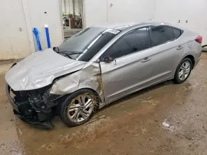 Hyundai Elantra 2.0L 4 2020