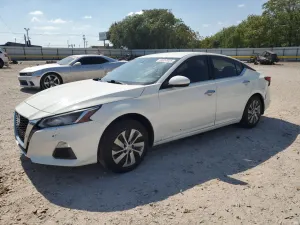 Nissan Altima 2.5L 4 2020