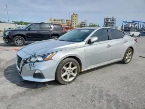 Nissan Altima 2.5L 4 2020