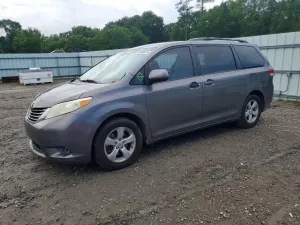Toyota Sienna 3.5L 6 2012