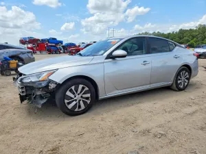 Nissan Altima 2.5L 4 2019