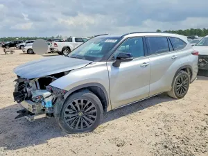 Toyota Highlander 2.4L 4 2025