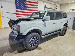Ford Bronco 2.7L 6 2023