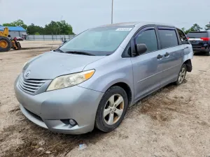 Toyota Sienna 3.5L 6 2012
