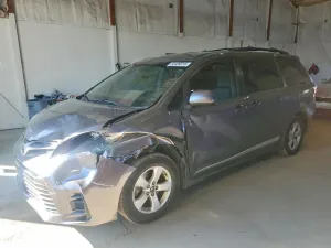 Toyota Sienna 3.5L 6 2018