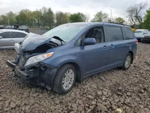 Toyota Sienna 3.5L 6 2014