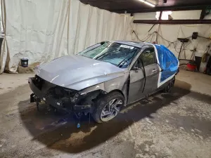Hyundai Elantra 2.0L 4 2025