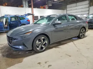 Hyundai Elantra 2.0L 4 2023