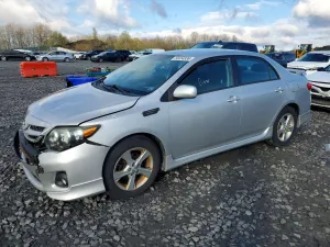 Toyota Corolla 1.8L 4 2012