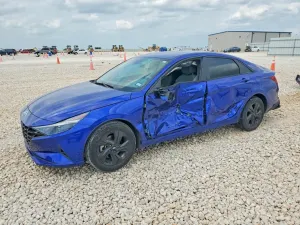 Hyundai Elantra 2.0L 4 2022