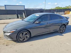 Hyundai Elantra 2.0L 4 2025