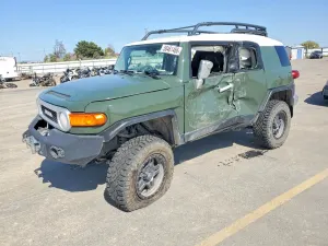 Toyota FJ Cruiser 4.0L 6 2014