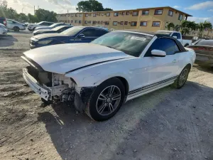 Ford Mustang 3.7L 6 2013