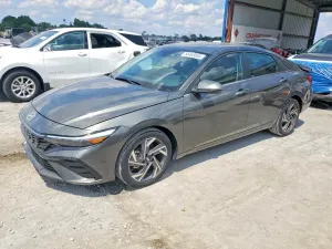 Hyundai Elantra 2.0L 4 2025