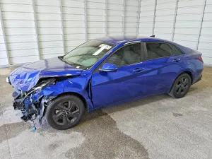 Hyundai Elantra 2.0L 4 2022