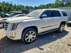 Cadillac Escalade 6.2L 8 2015
