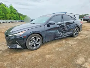 Hyundai Elantra 2.0L 4 2023