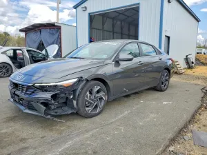 Hyundai Elantra 2.0L 4 2025