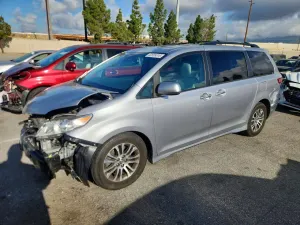 Toyota Sienna 3.5L 6 2018