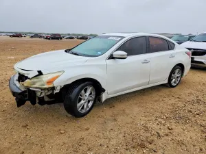 Nissan Altima 2.5L 4 2015