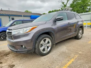 Toyota Highlander 3.5L 6 2015