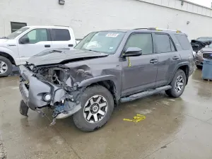 Toyota 4Runner 4.0L 6 2017