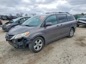 Toyota Sienna 3.5L 6 2011