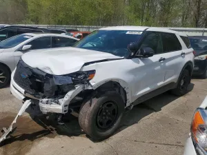 Ford Explorer 3.3L 6 2023
