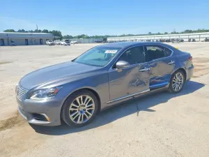 Lexus LS 4.6L 8 2015