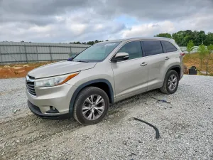 Toyota Highlander 3.5L 6 2015