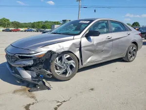 Hyundai Elantra 2.0L 4 2025