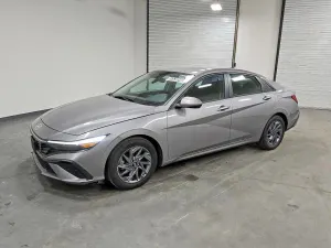 Hyundai Elantra 2.0L 4 2024