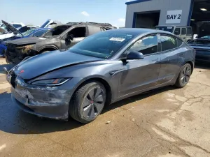 Tesla Model 3 2024
