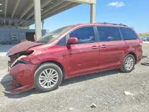 Toyota Sienna 3.5L 6 2011
