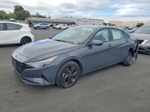 Hyundai Elantra 2.0L 4 2023