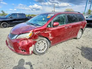 Toyota Sienna 3.5L 6 2015