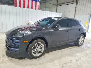 Porsche Macan 2.0L 4 2024