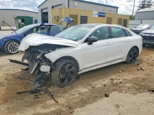 Kia K5 2.5L 4 2025