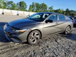 Hyundai Elantra 2.0L 4 2025
