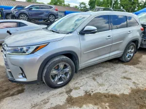 Toyota Highlander 3.5L 6 2017